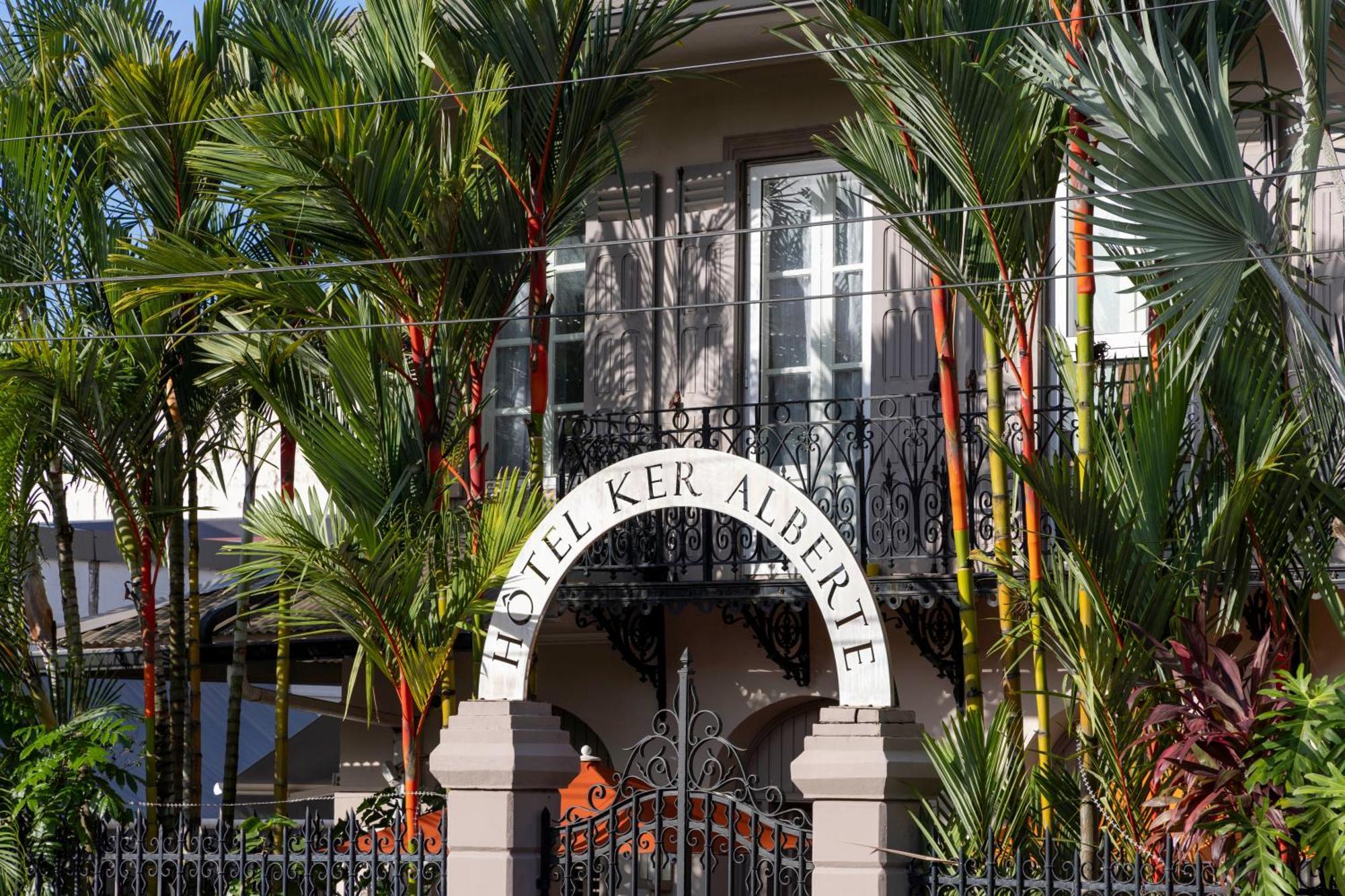 Hotel Ker Alberte Кайен Екстериор снимка